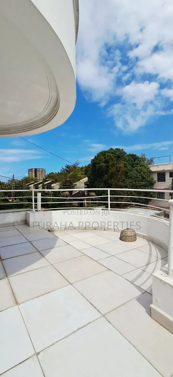 12bdrm Maisonette in Nyali for sale