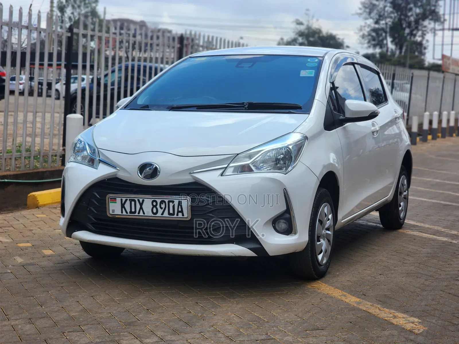 Toyota Vitz 1.0 FWD 5dr 2019 White