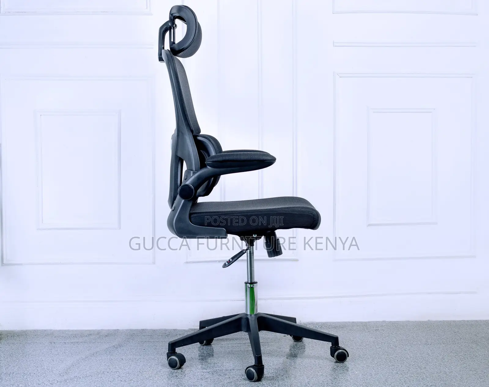 Ergonomic Staff Chair With Flip Armrest