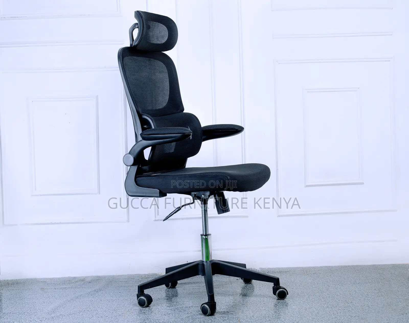 Ergonomic Staff Chair With Flip Armrest