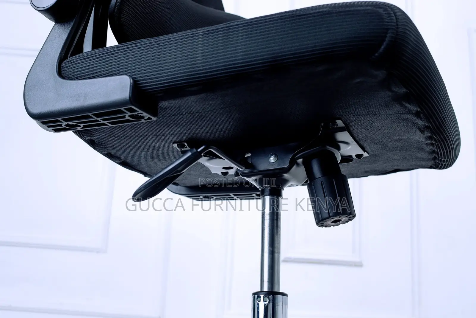 Ergonomic Staff Chair With Flip Armrest