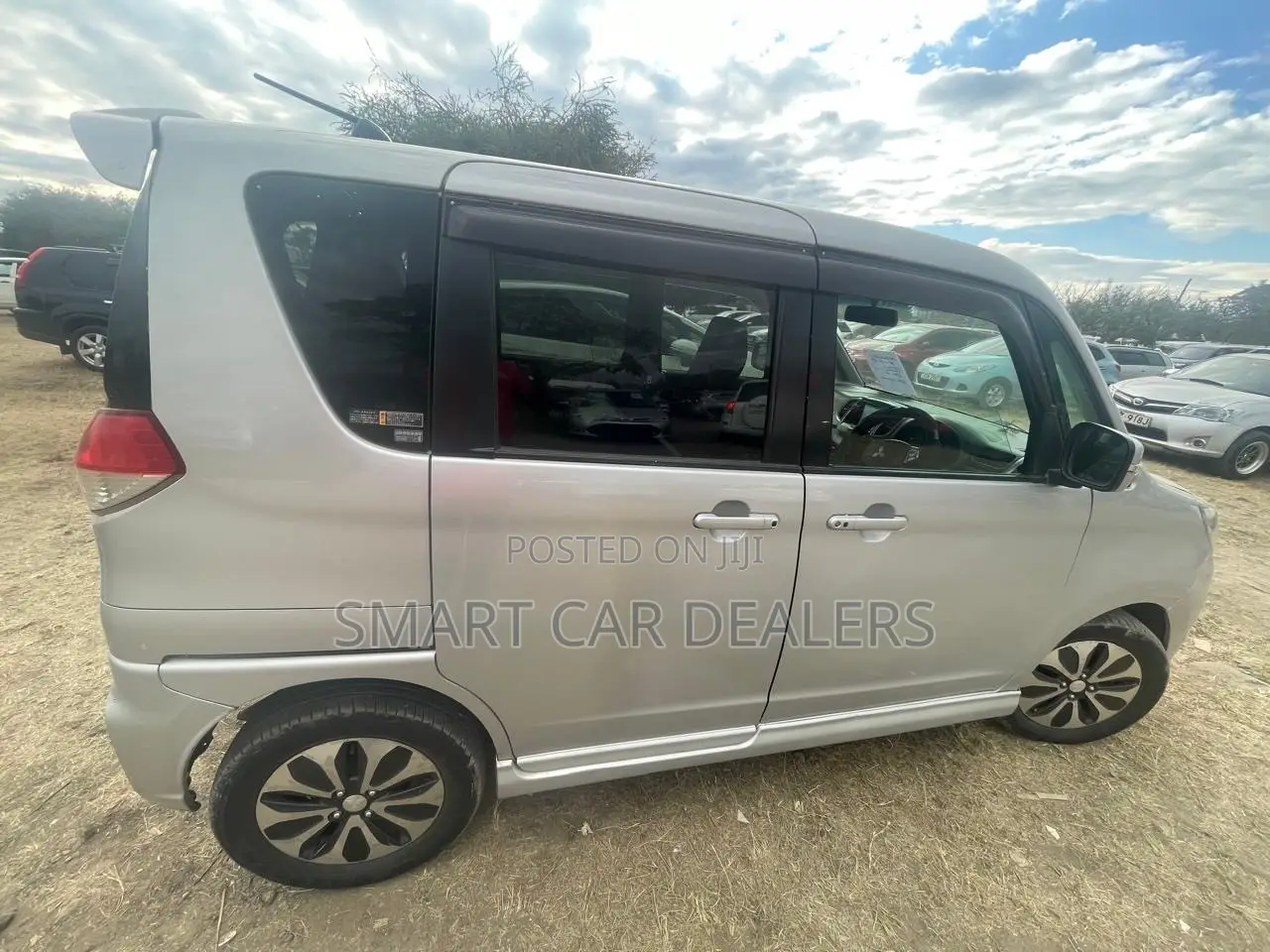 Mitsubishi Delica 2015 Silver