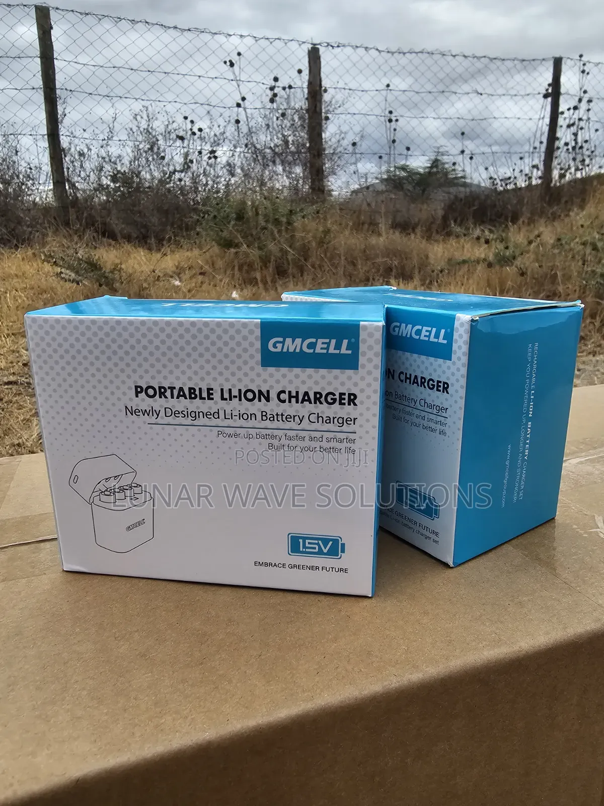 Rechargeable Li-Ion Batteries 4AA 4AAA Pieces and Charger