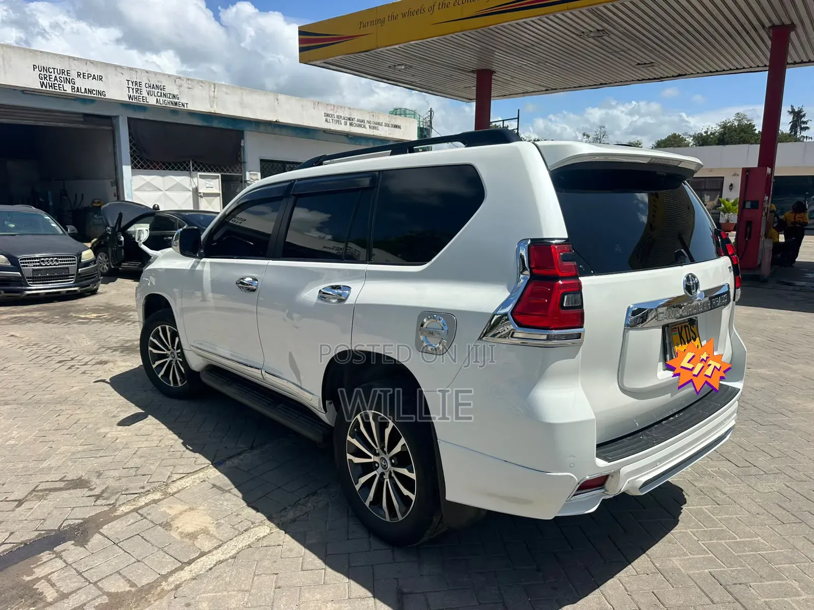 Toyota Land Cruiser Prado 2017 White