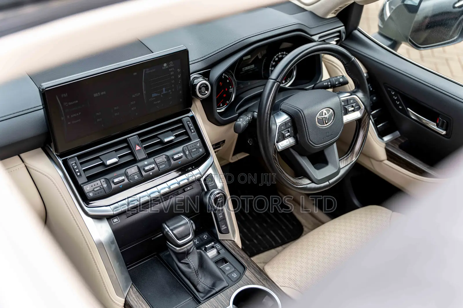 Toyota Land Cruiser LC300 2023 Black