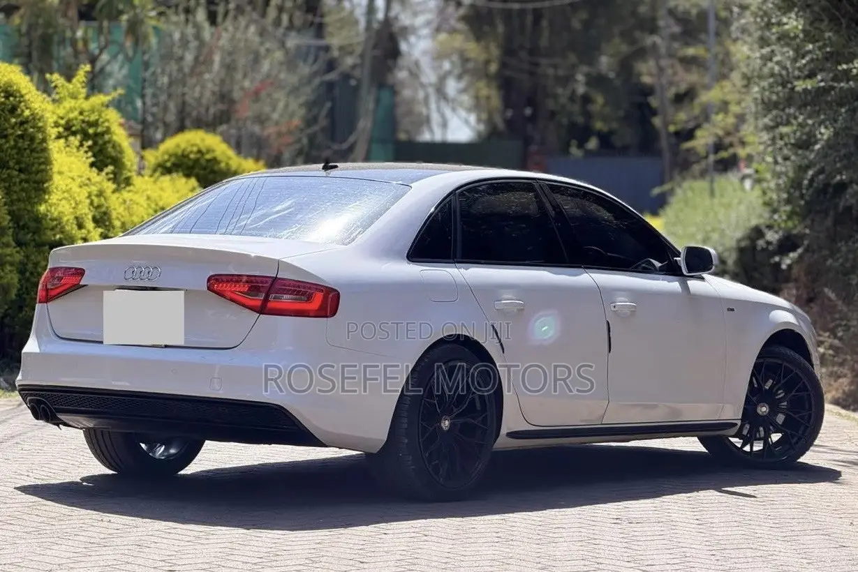 Audi A4 2.0T Premium quattro 4dr Sedan AWD (2.0L 4cyl Turbo 6M) 2014