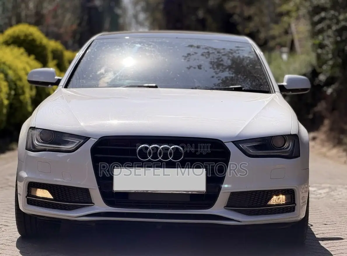 Audi A4 2.0T Premium quattro 4dr Sedan AWD (2.0L 4cyl Turbo 6M) 2014