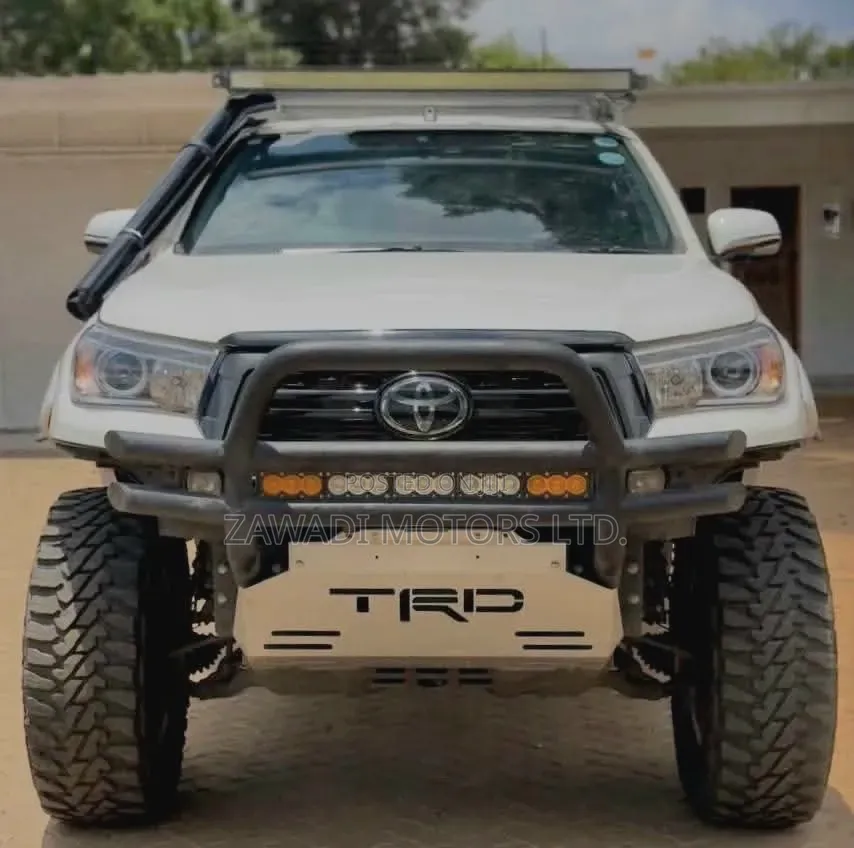 Toyota Hilux 2019 White
