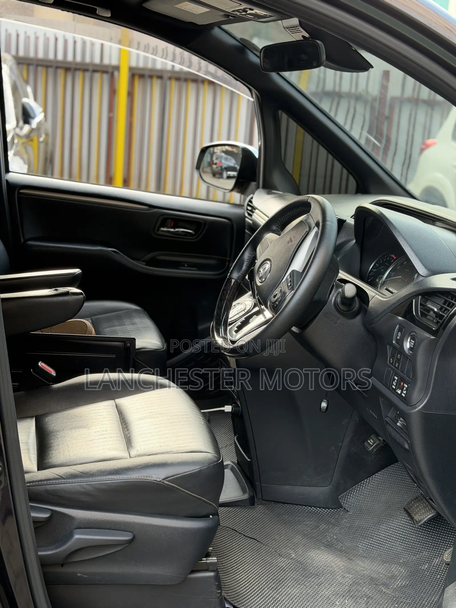 Toyota Esquire 2016 Blue