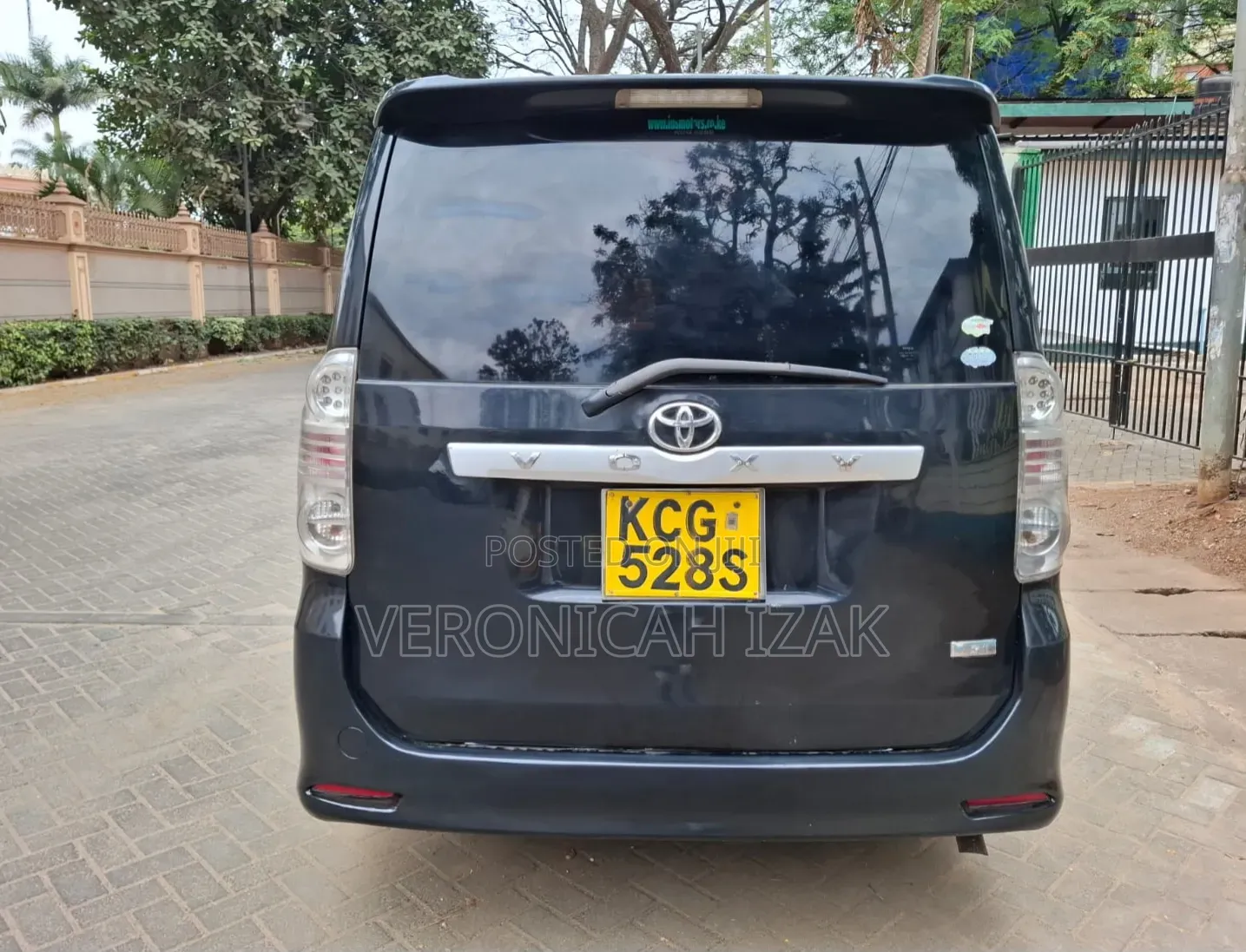 Toyota Voxy 2010 Black