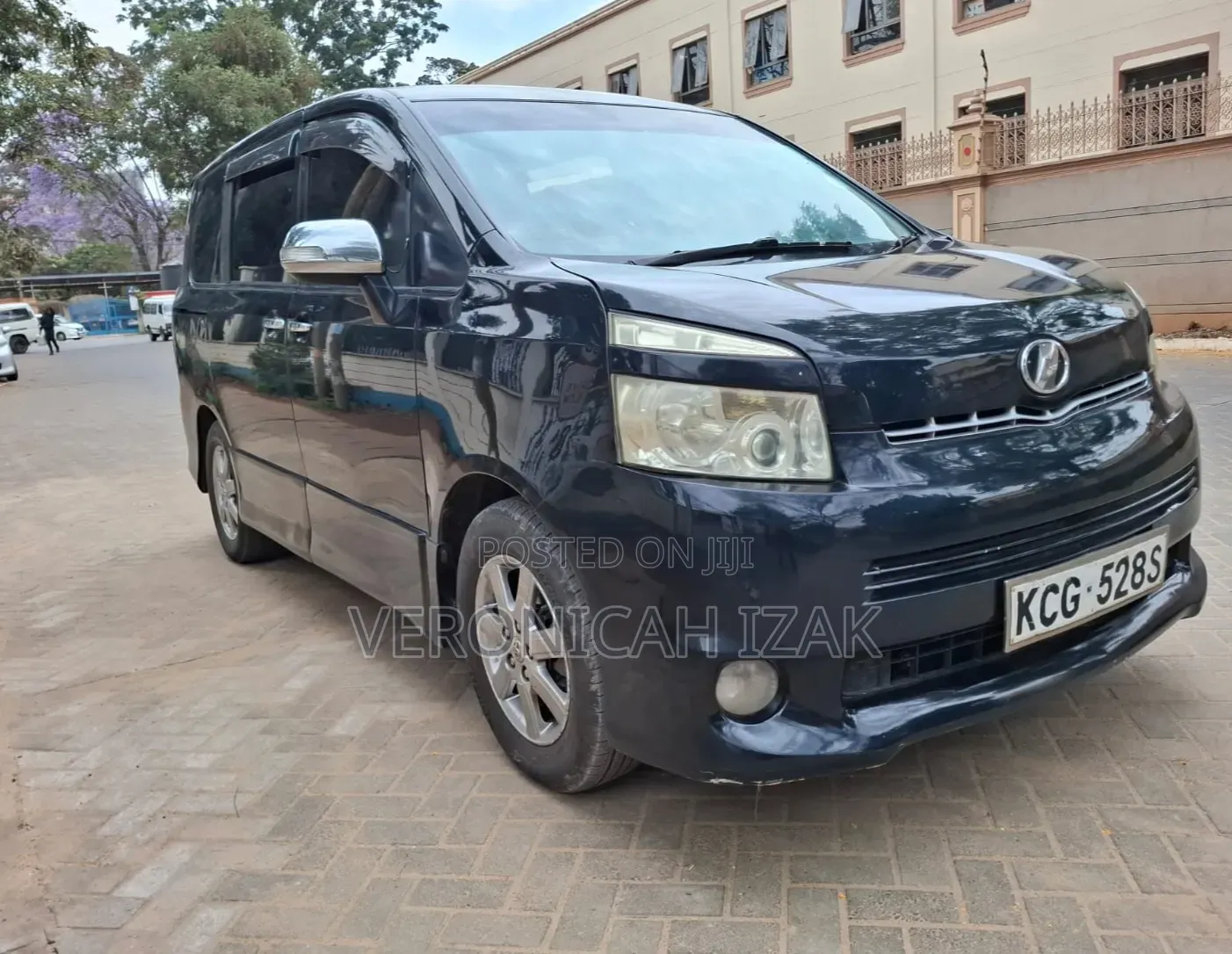 Toyota Voxy 2010 Black
