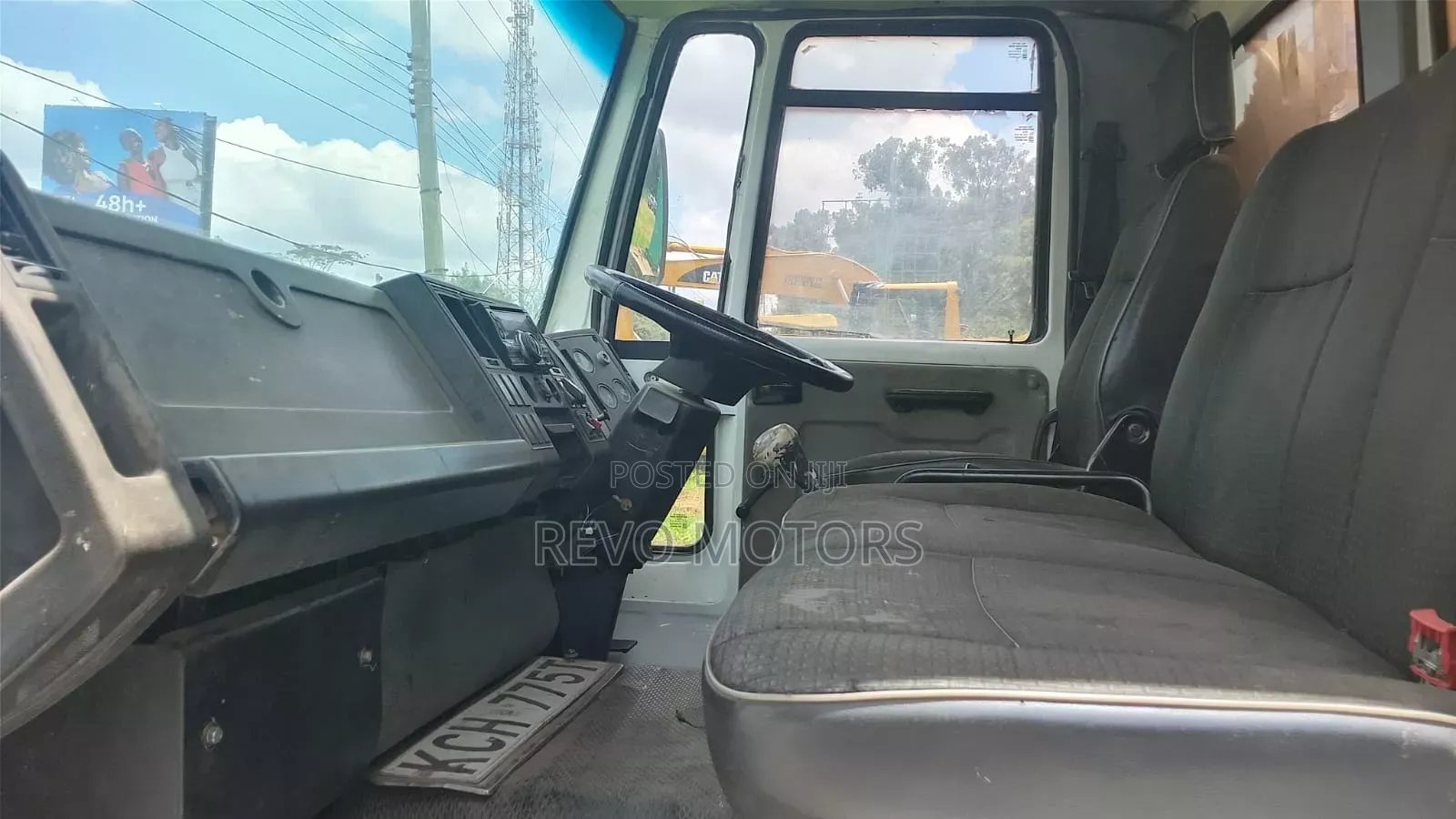 Truck Ashork Layland