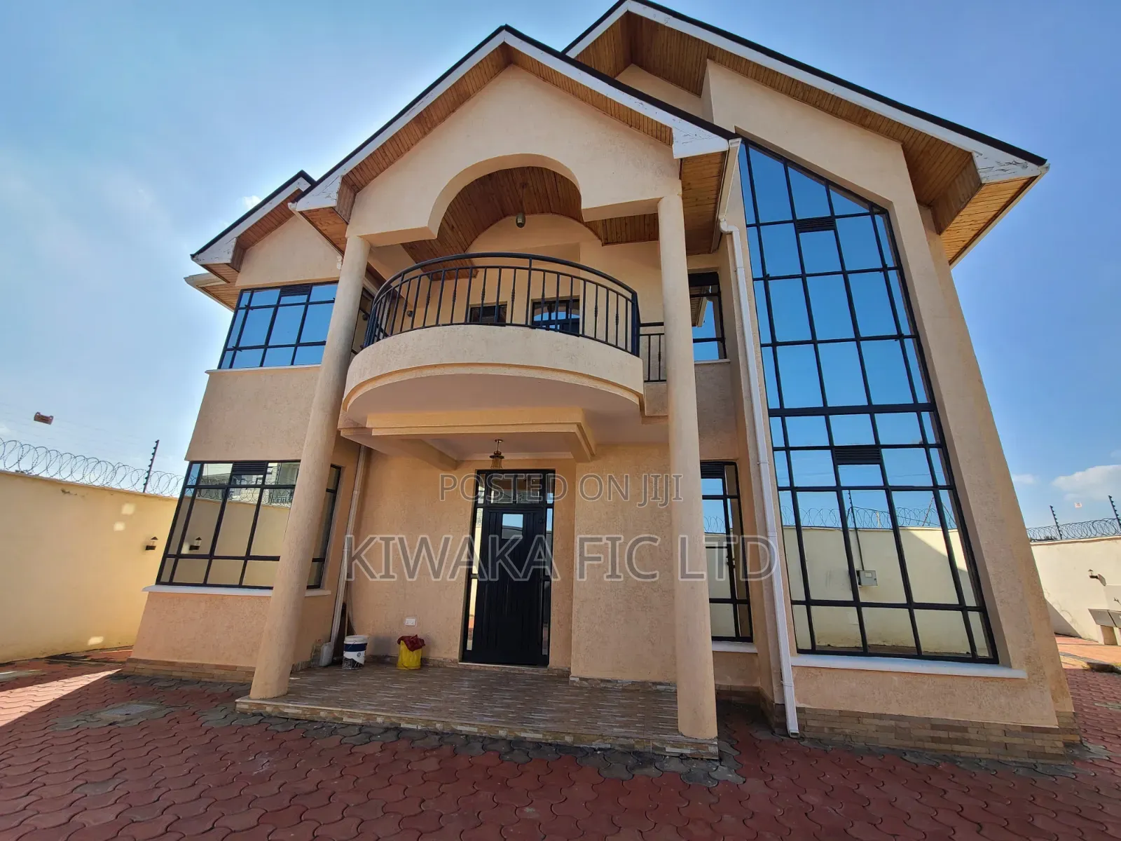 5bdrm Maisonette in Karuguru, Kamakis for sale
