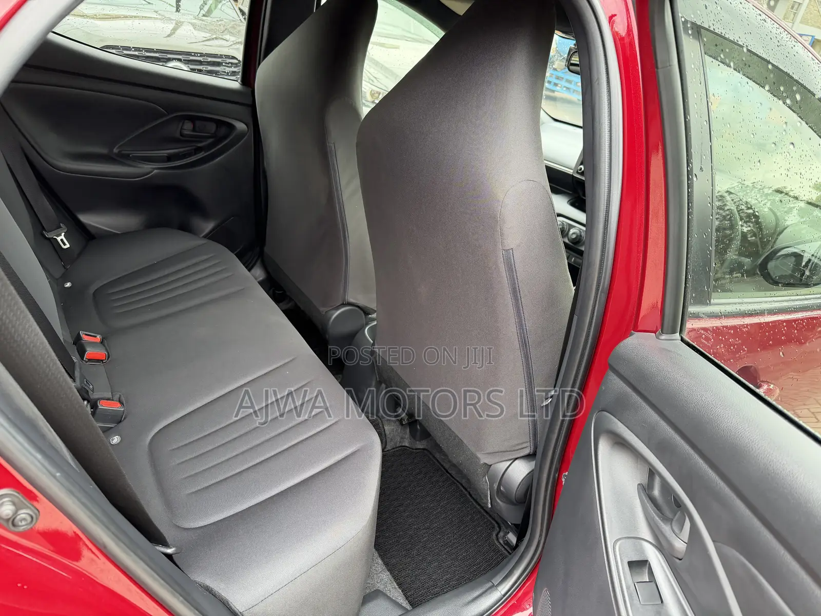 Toyota Yaris 1.5 Sedan L 2020 Maroon