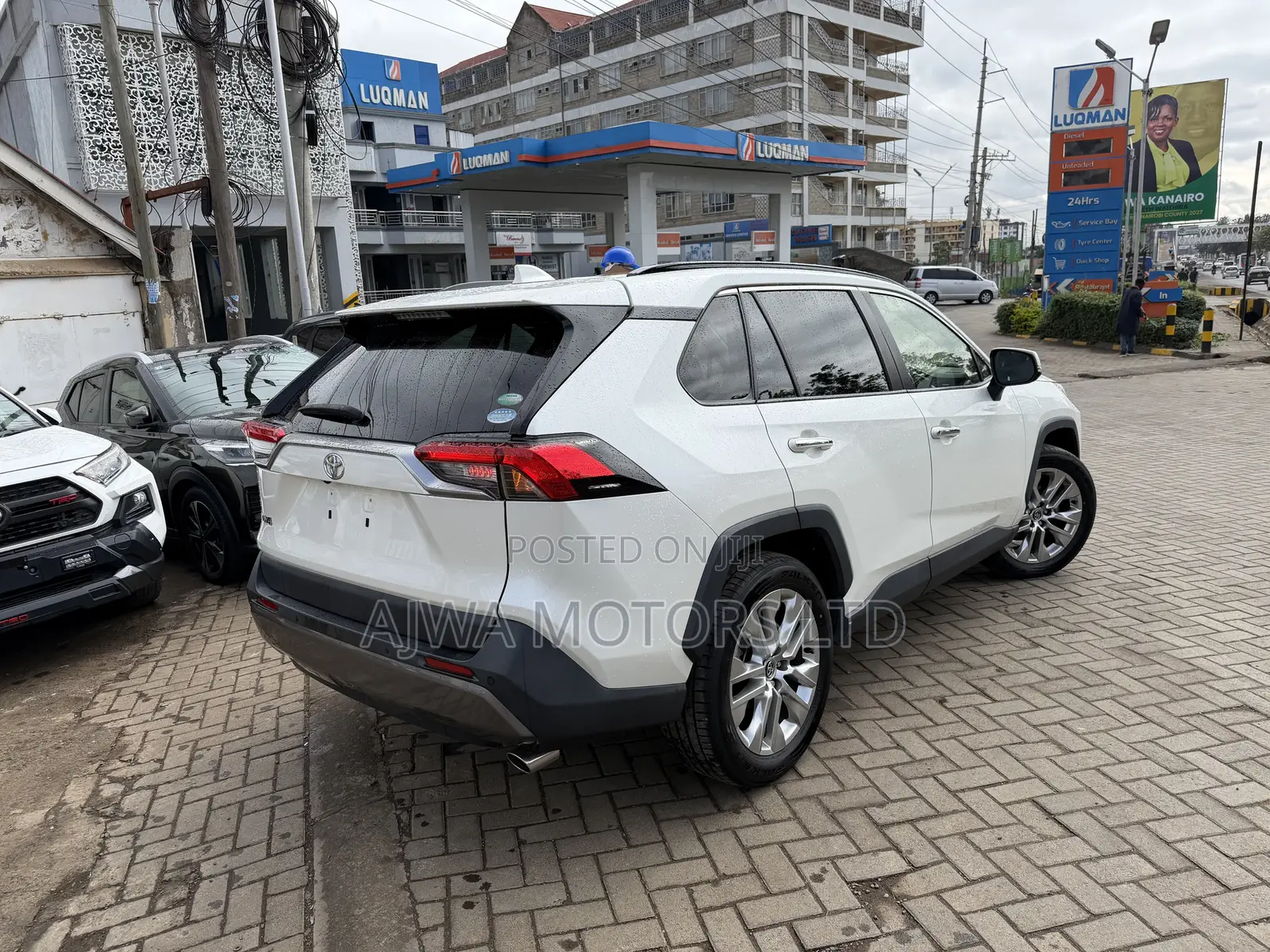 Toyota RAV4 Limited AWD 2019 White