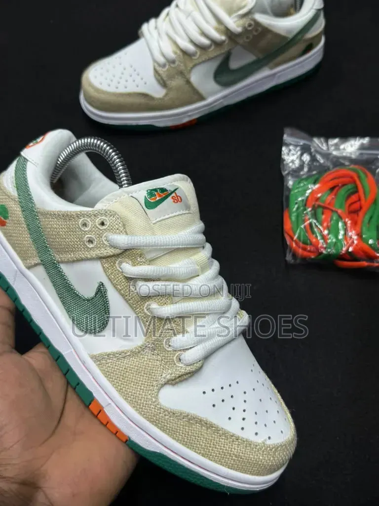 SB Dunks Low "Jarritos" Sneakers