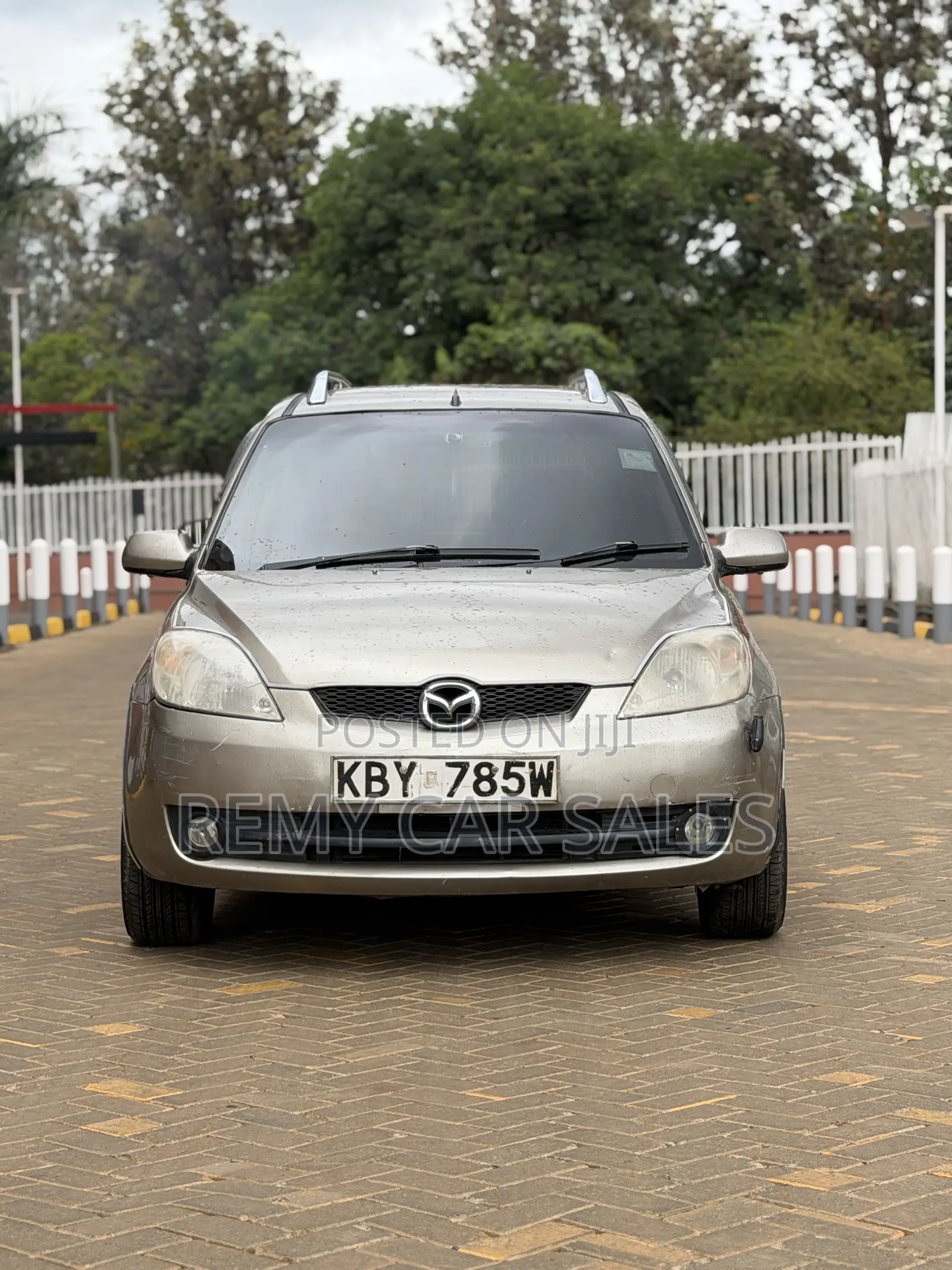 Mazda Demio 2006 Gold