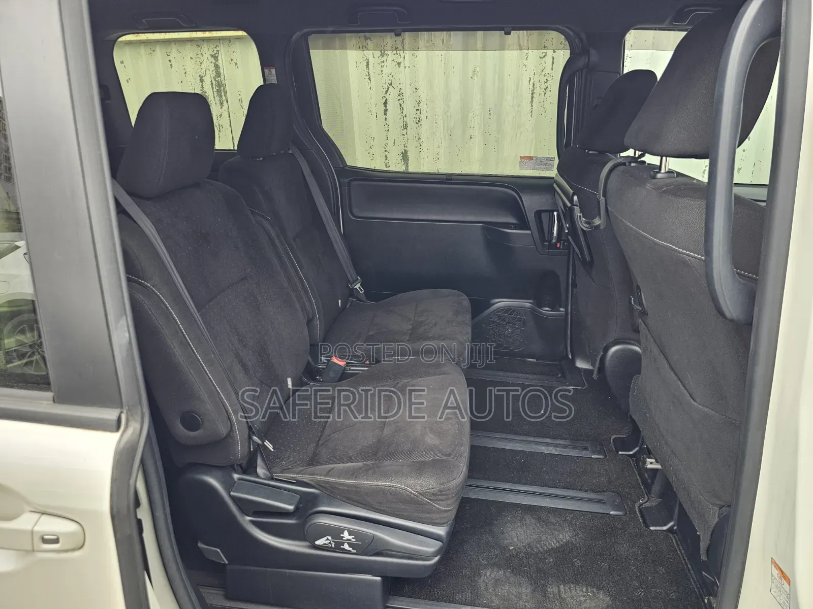 Toyota Noah 1.8 FWD Hybrid (7 seater) 2019 White
