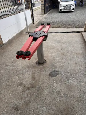New and Improved Single Post Lift