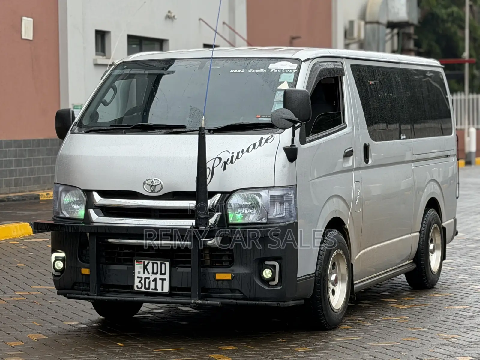 Toyota HiAce 2014 Silver