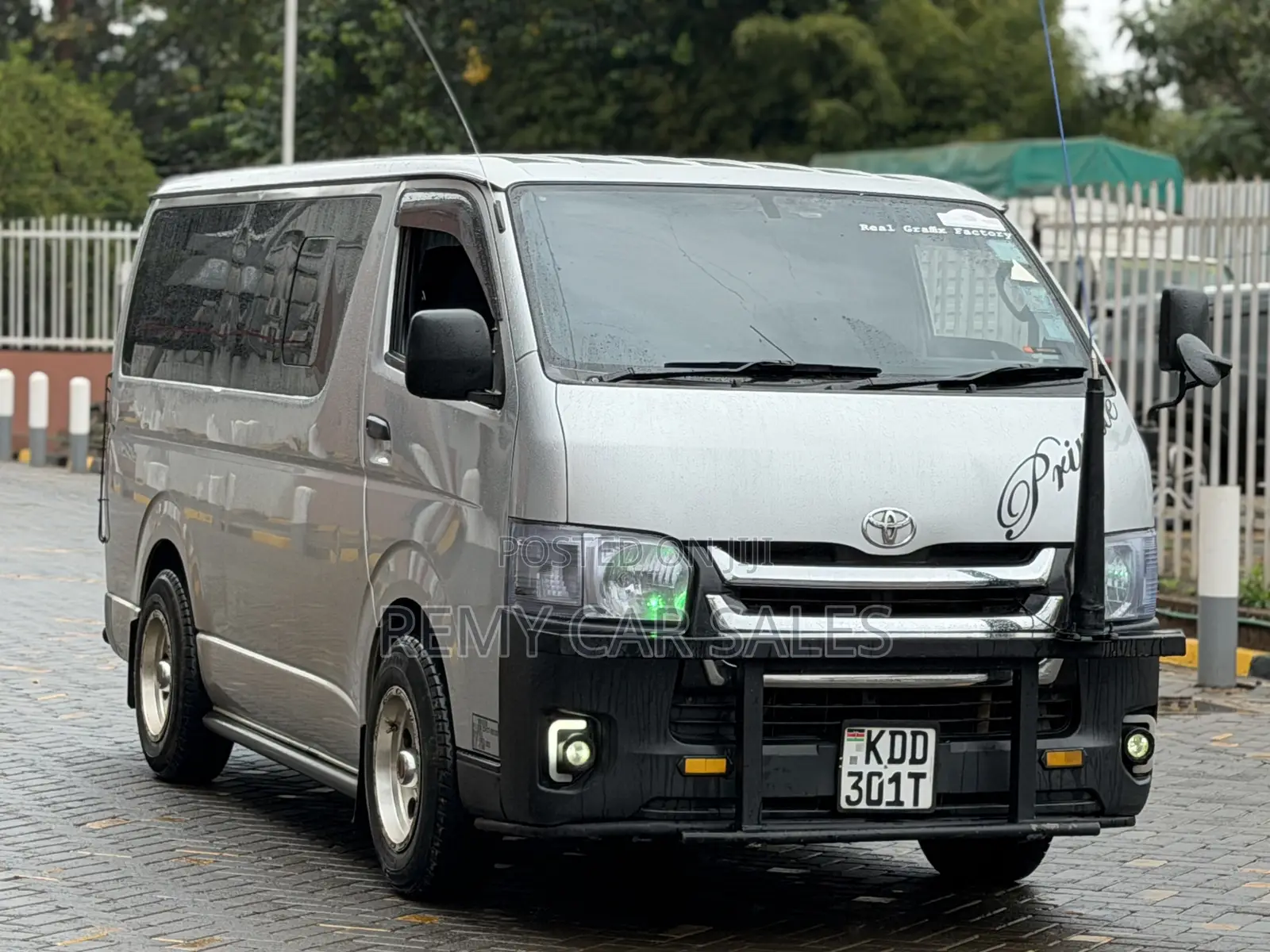 Toyota HiAce 2014 Silver