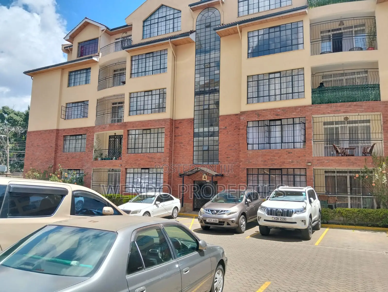 3bdrm Apartment in Valley Arcade for sale