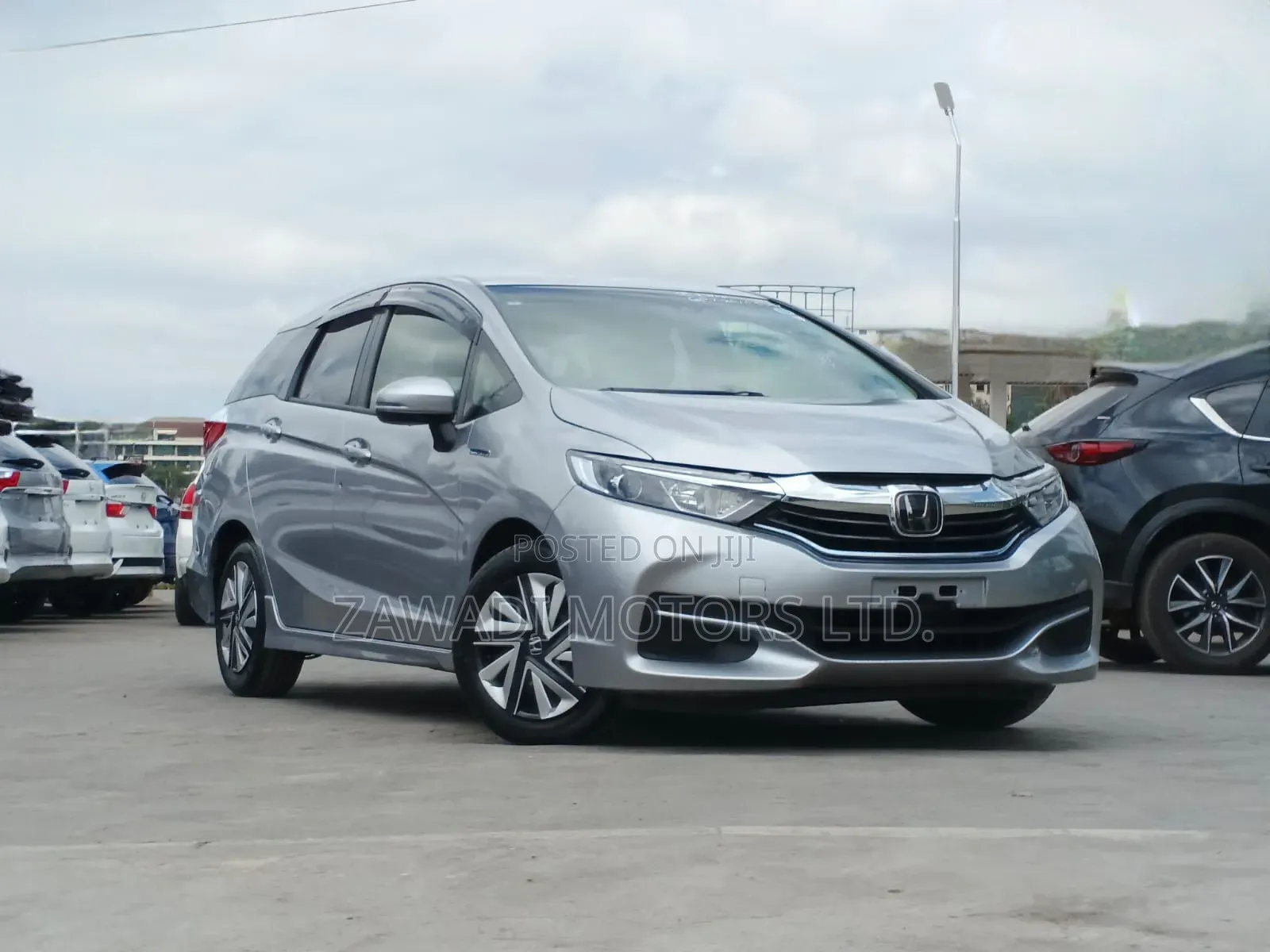 Honda Fit Shuttle 1.5 Hybrid 2WD 2019 Silver