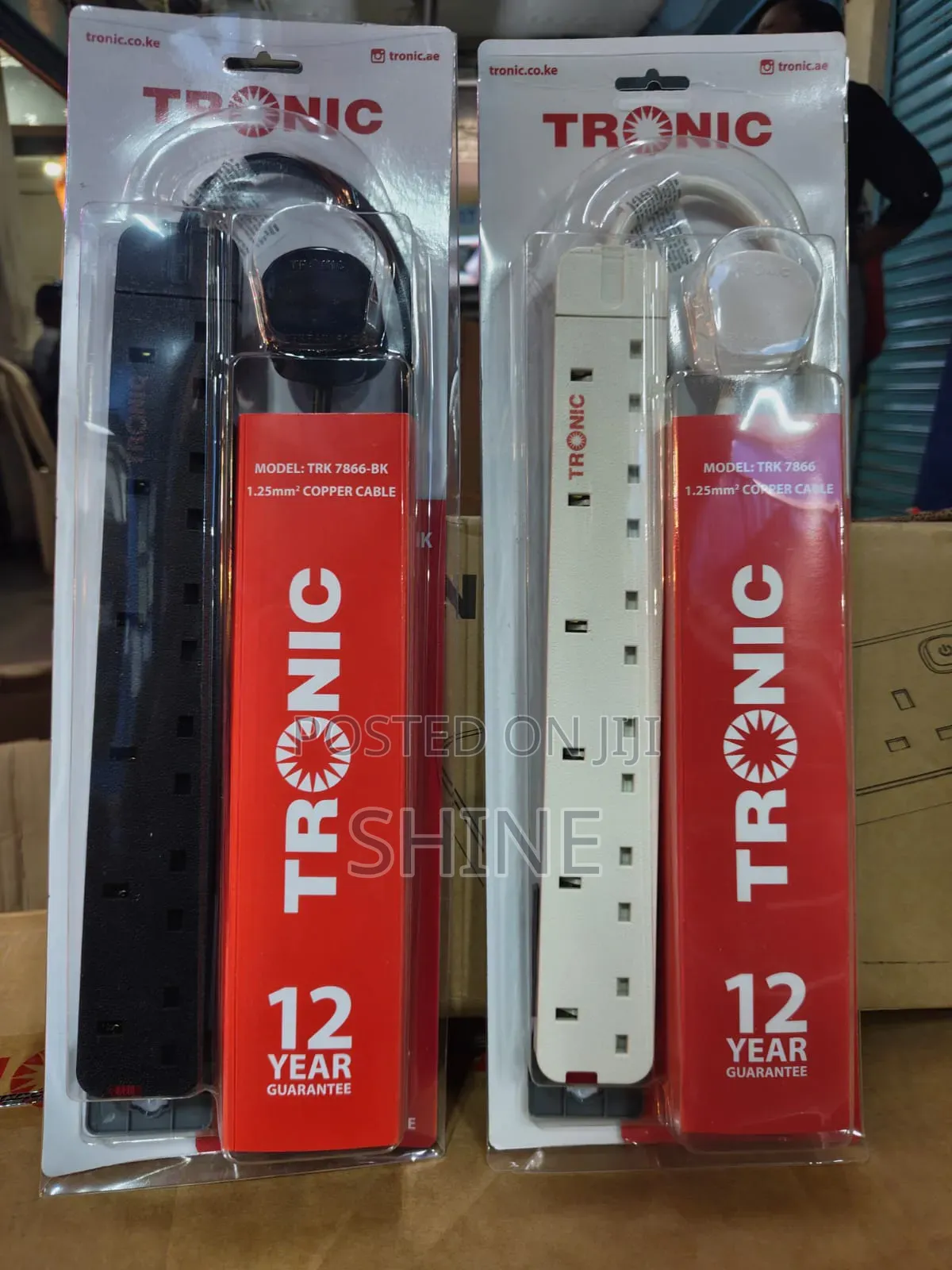 Tronic 6 Way Extension Sockets Black and White