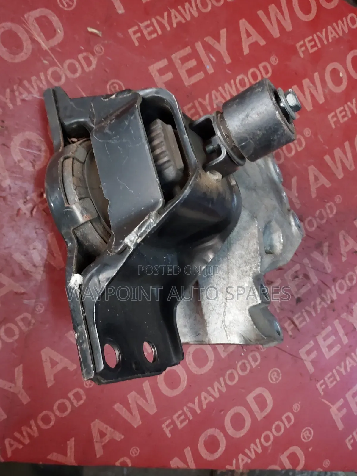 Engine Mounts Nissan Serena