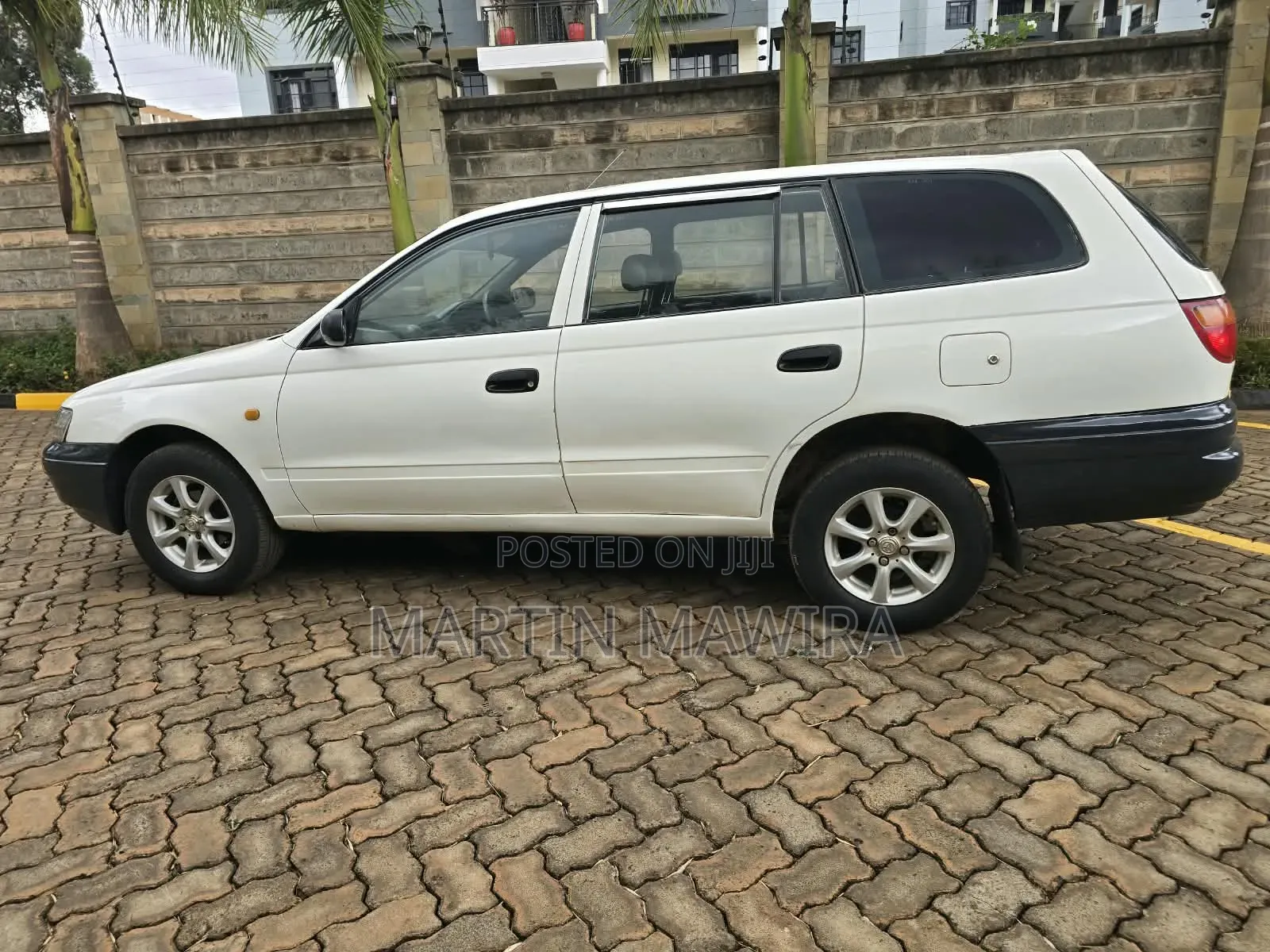 Toyota Caldina 2001 White