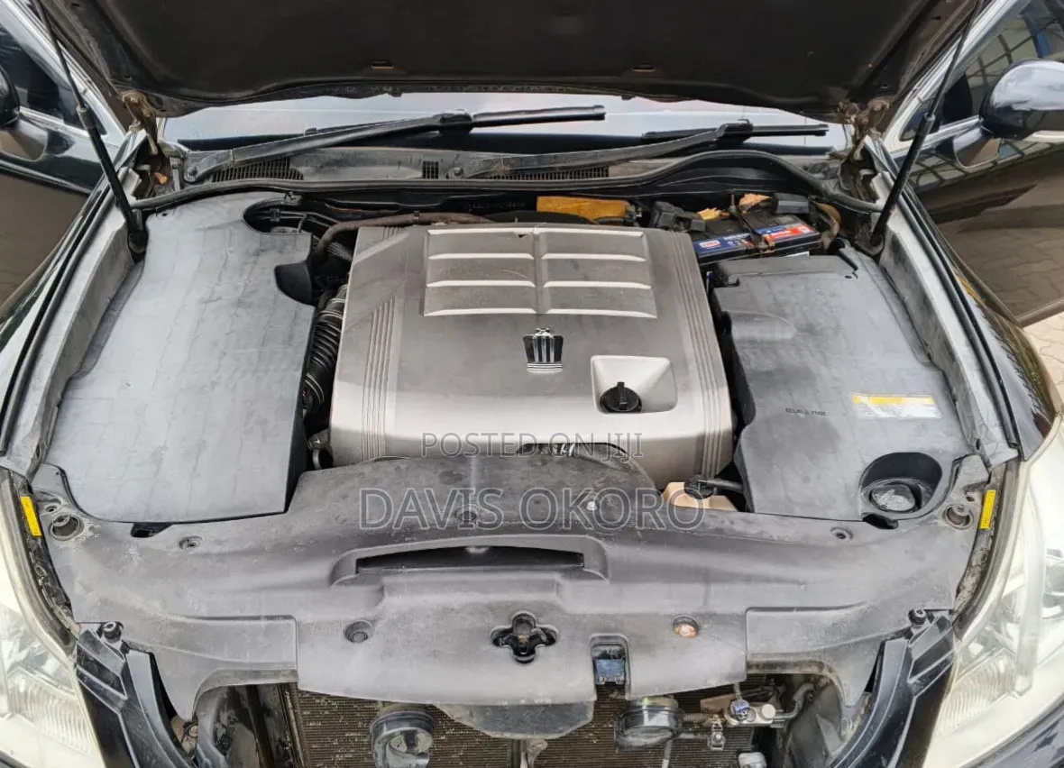 Toyota Crown 2012 Black