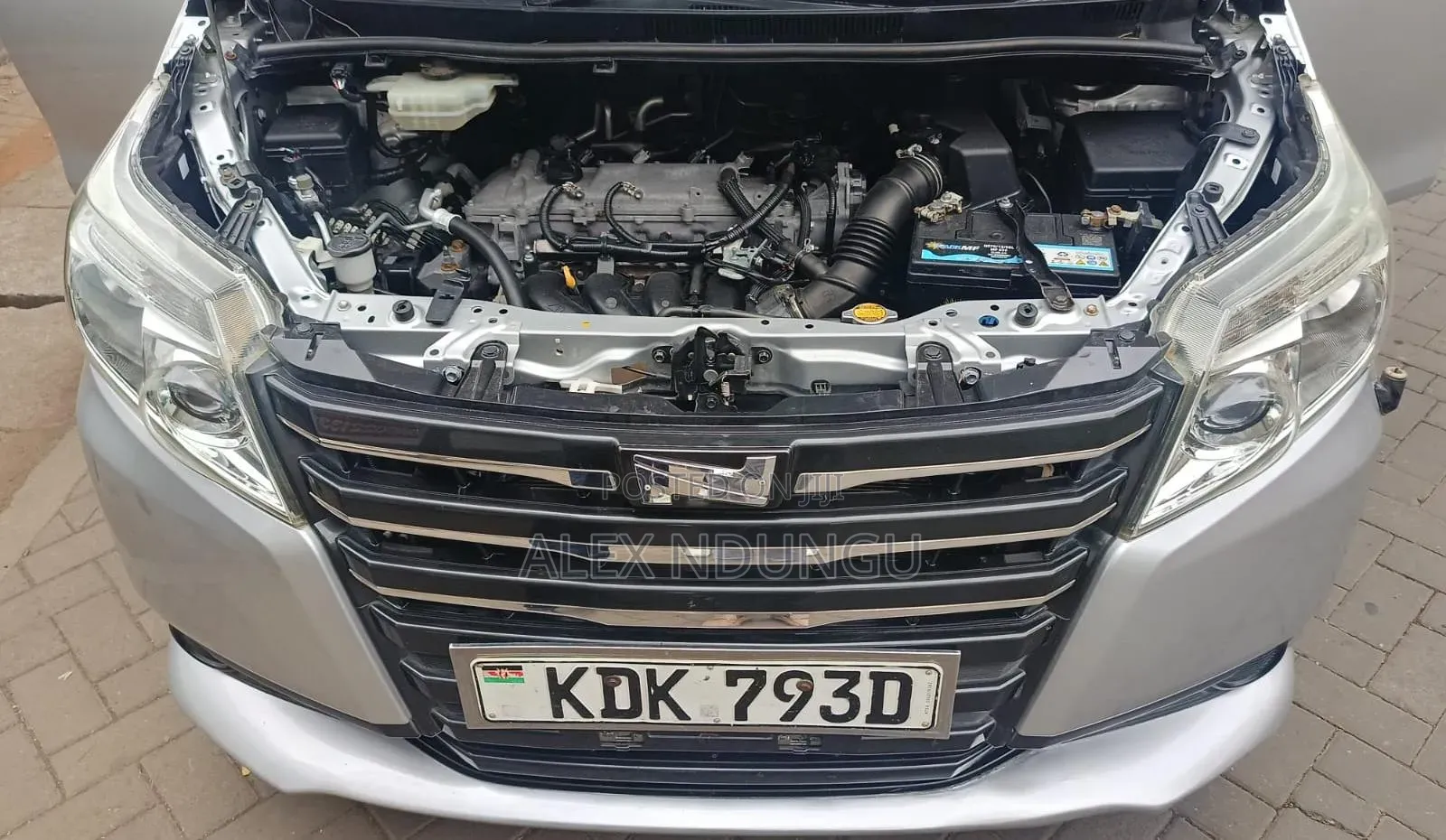 Toyota Noah 2015 Silver