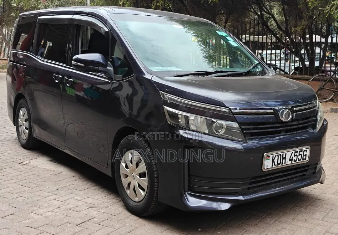 Toyota Voxy 2015 Blue