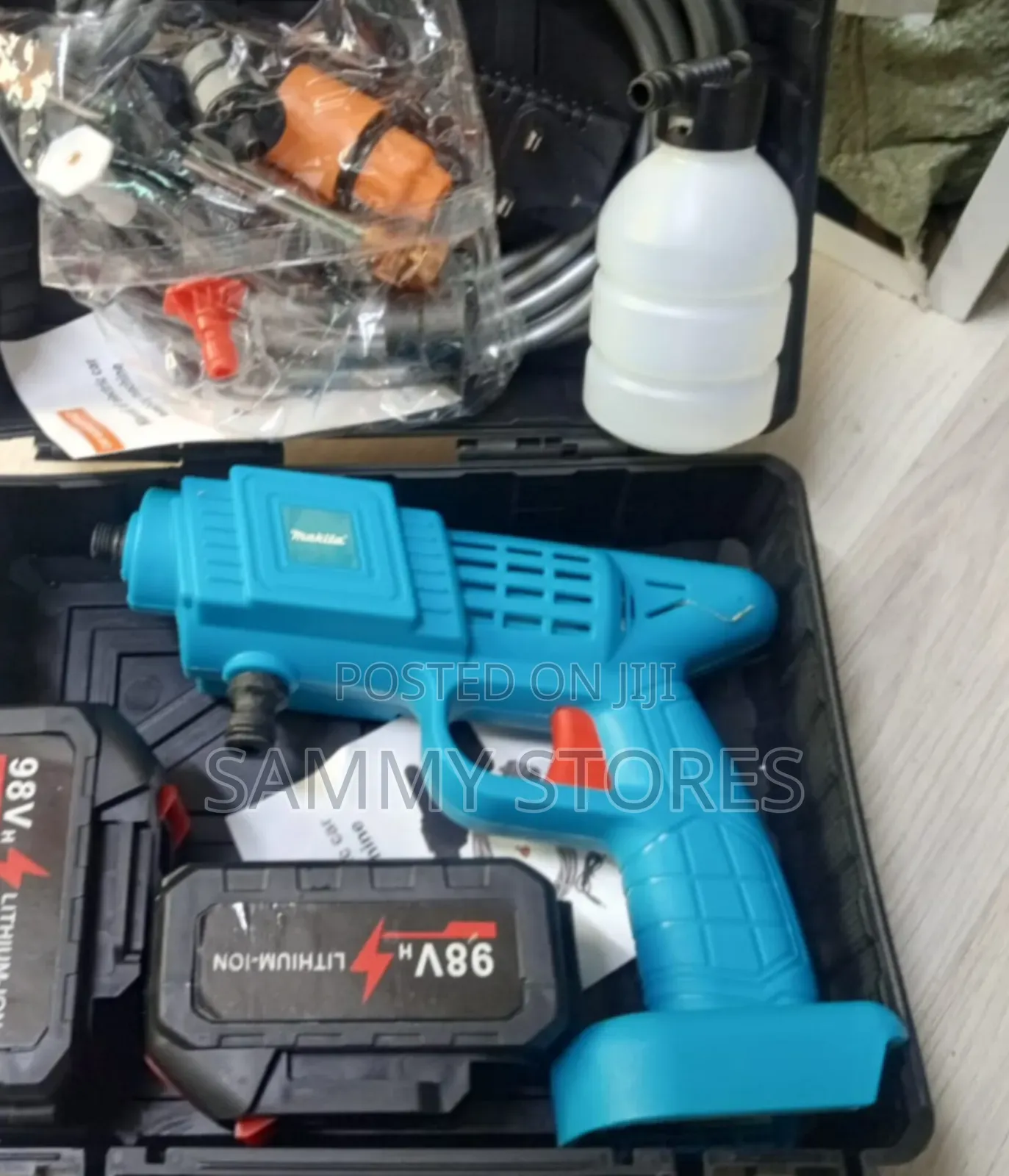 Makita Multipurpose Cordless Cleaning Gun