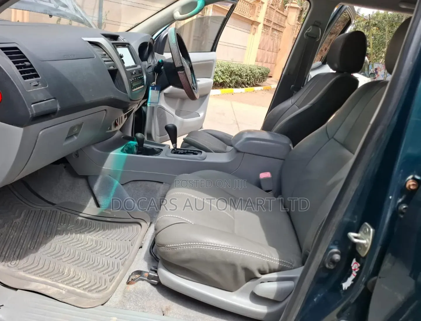Toyota Hilux 2011 Green