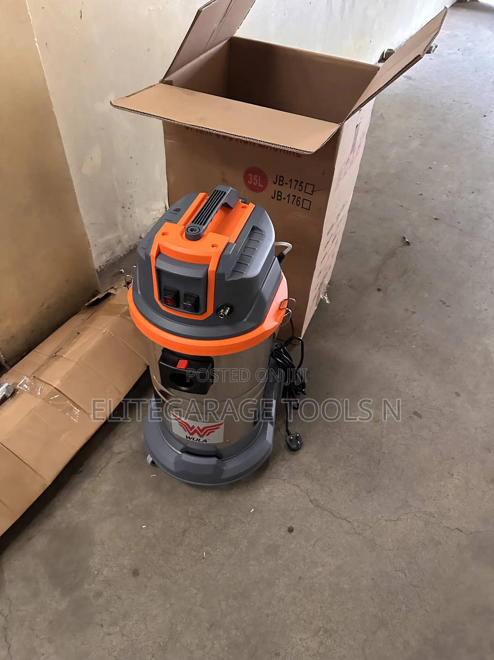 Heavy Duty Commercial Spray Vacuum Cleaner