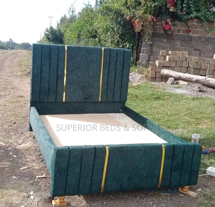 5x6 Plum Emerald Ribbed Chester Bed