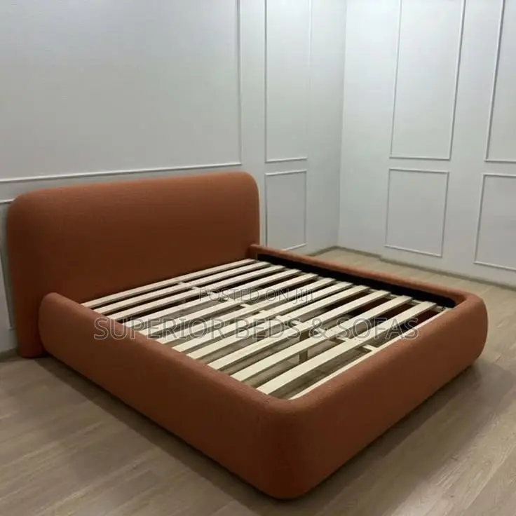 5x6 Plush Rust Curved Chester Bed