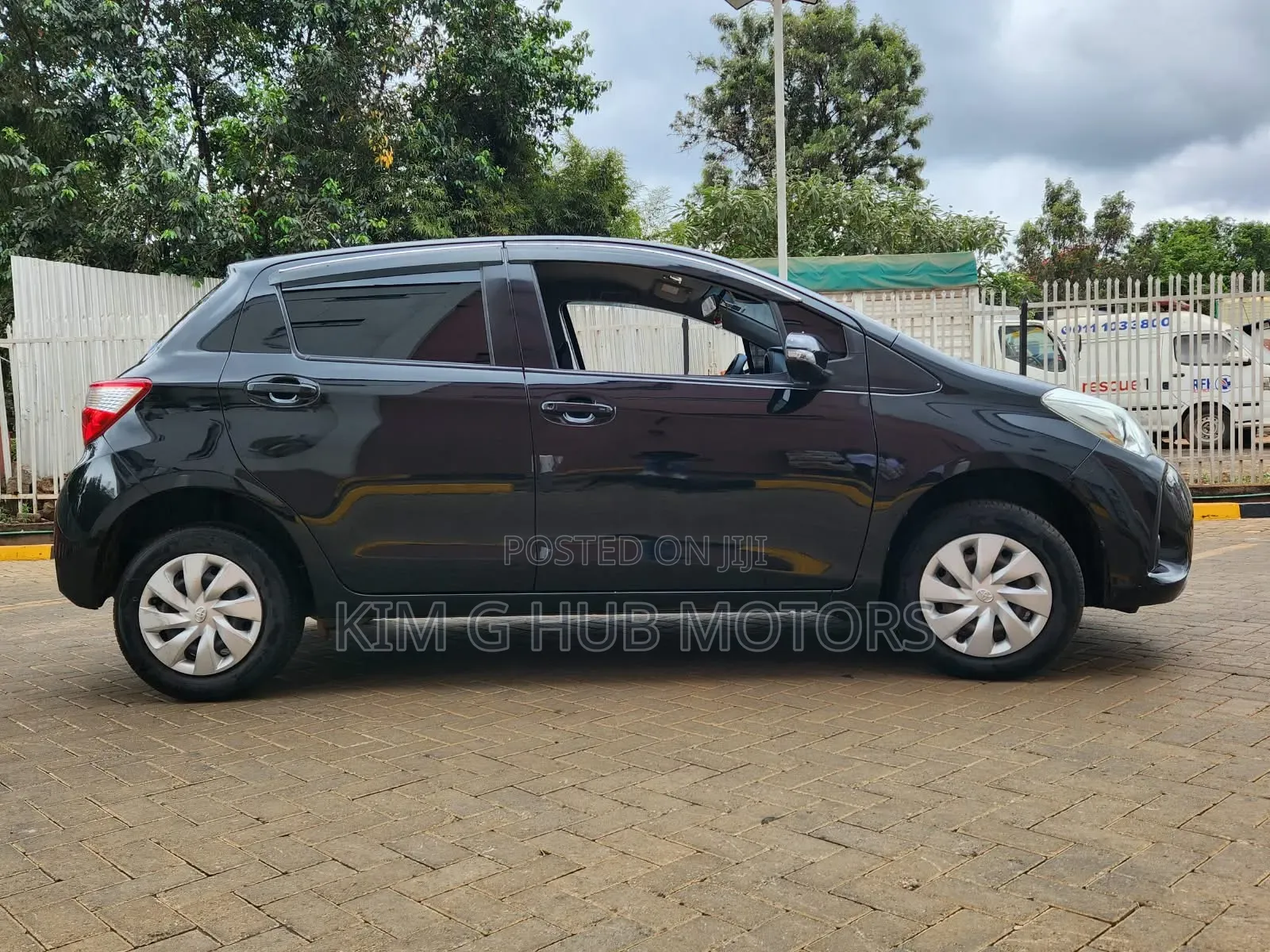 Toyota Vitz 1.0 FWD 5dr 2018 Black