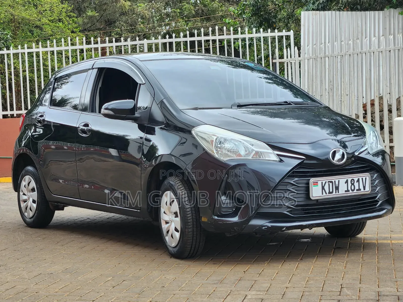Toyota Vitz 1.0 FWD 5dr 2018 Black
