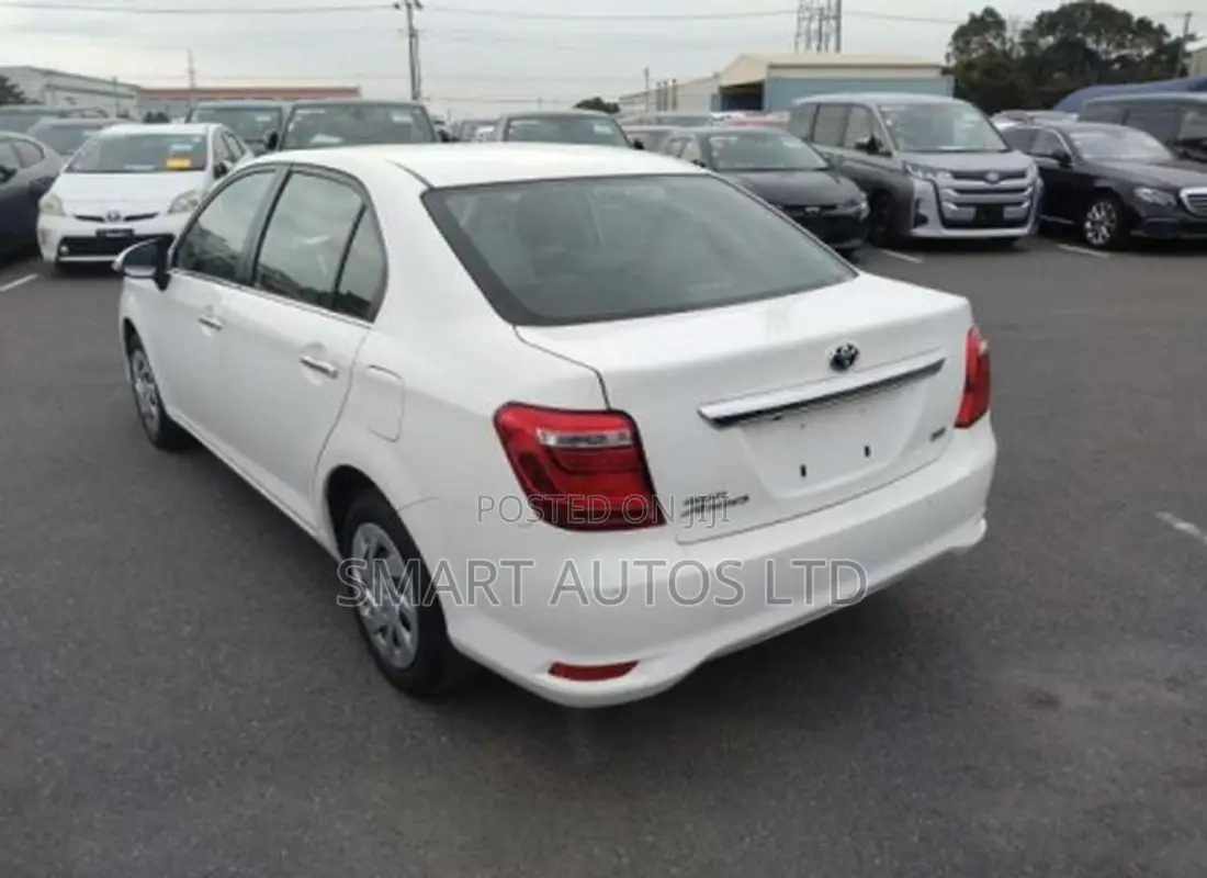 Toyota Axio 1.5 Hybrid 2WD 2020 White