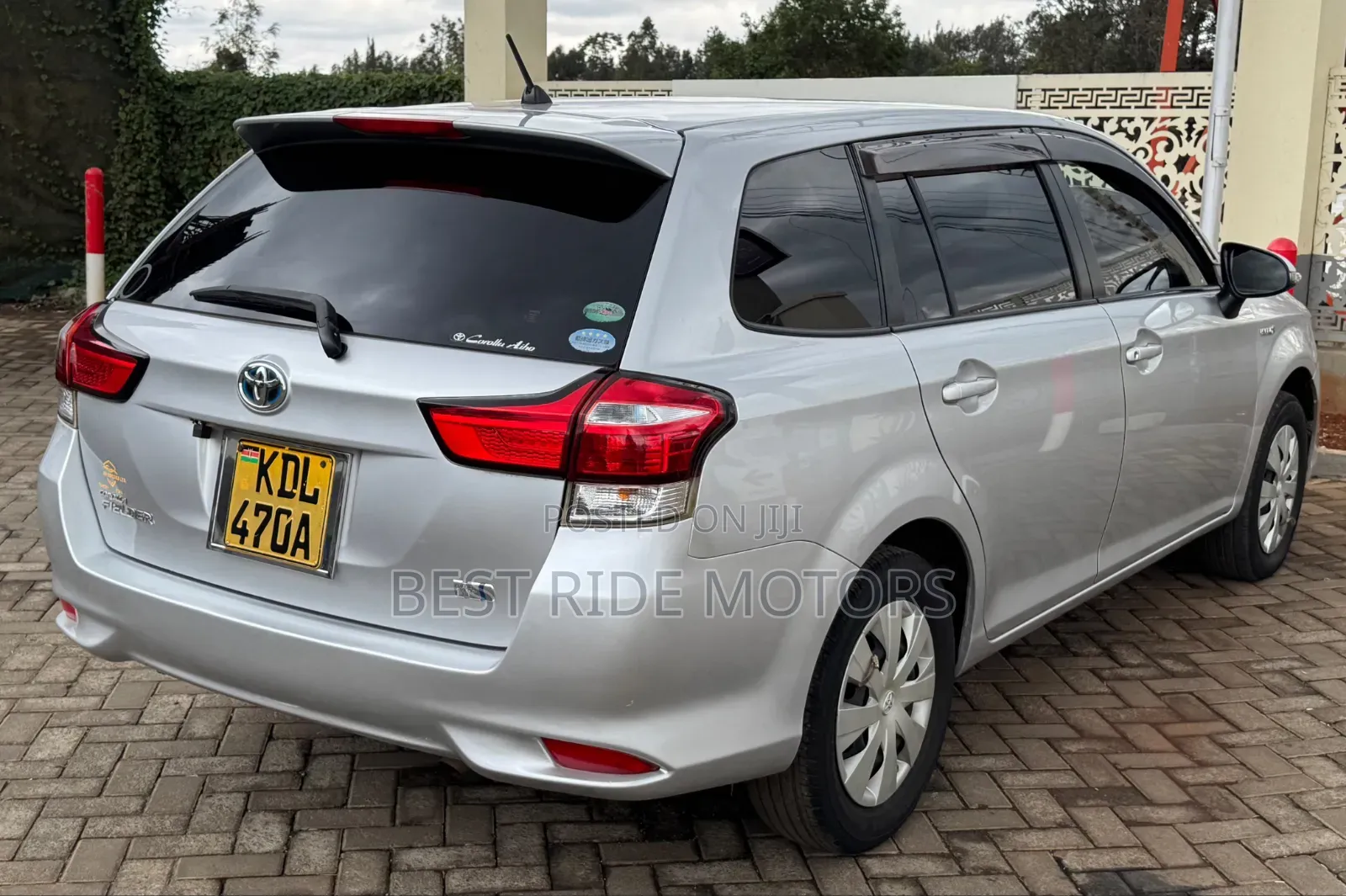 Toyota Corolla Fielder 1.5 Hybrid FWD 2016 Silver