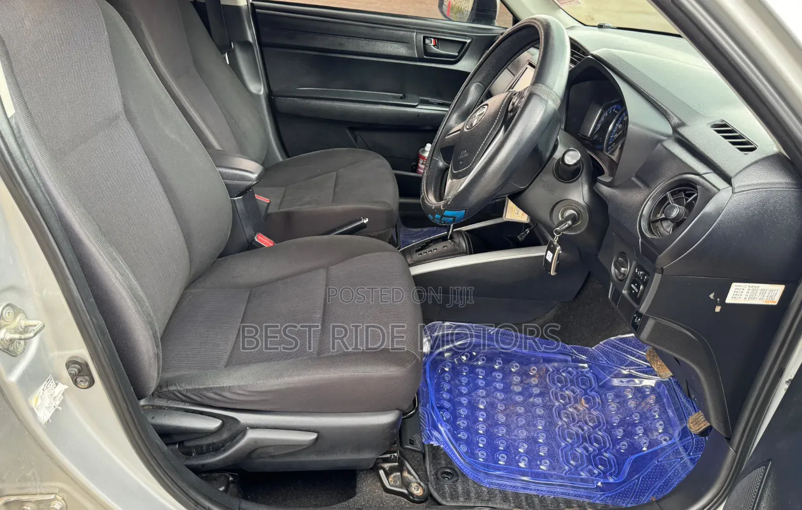 Toyota Corolla Fielder 1.5 Hybrid FWD 2016 Silver
