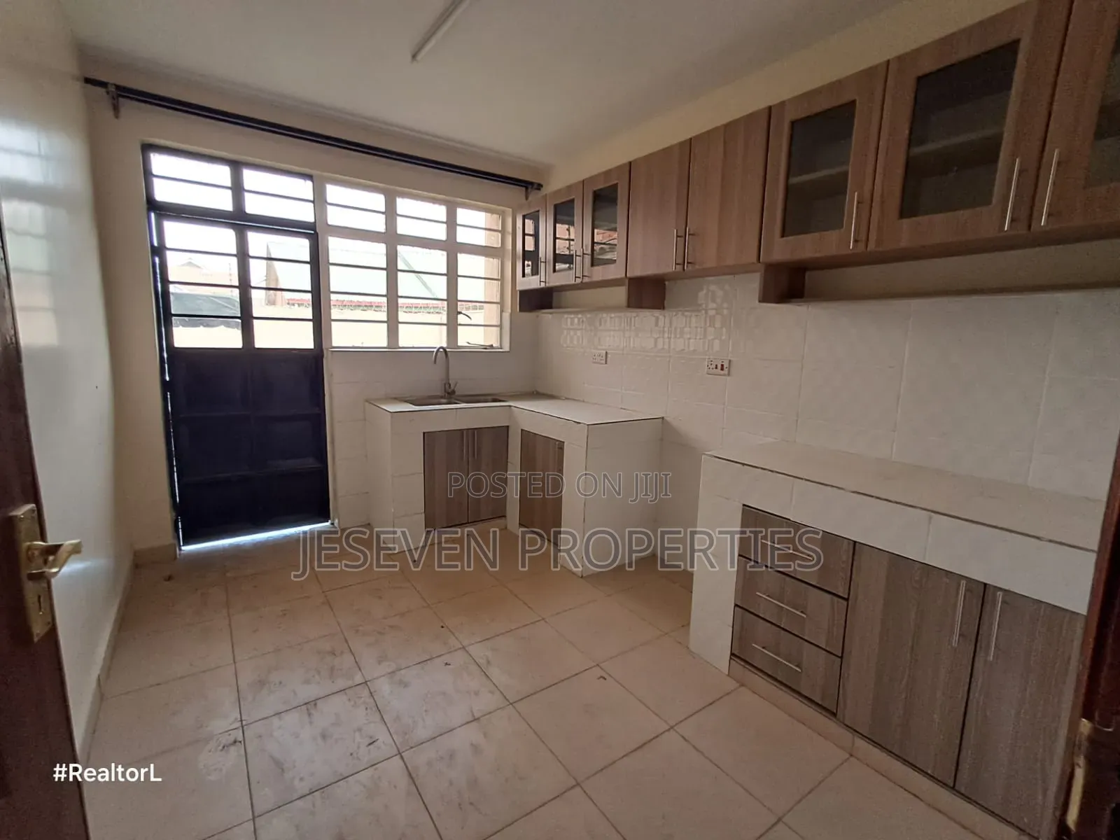4bdrm Townhouse / Terrace in Syokimau Quarry Road, Viraj Area for rent