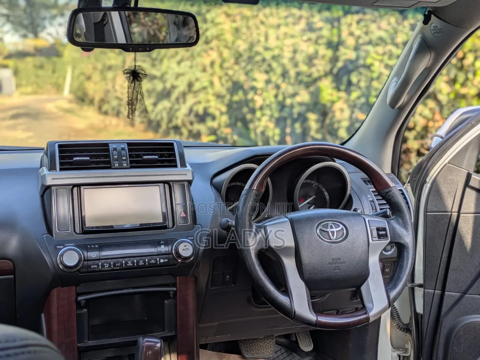 Toyota Land Cruiser Prado 2014 White