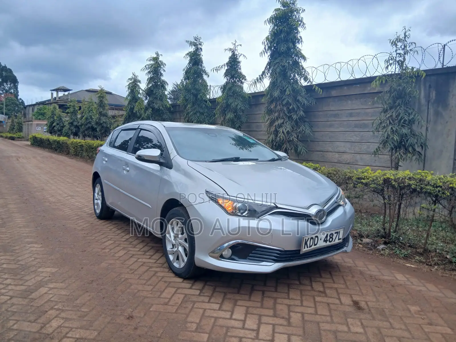 Toyota Auris 2015 Silver