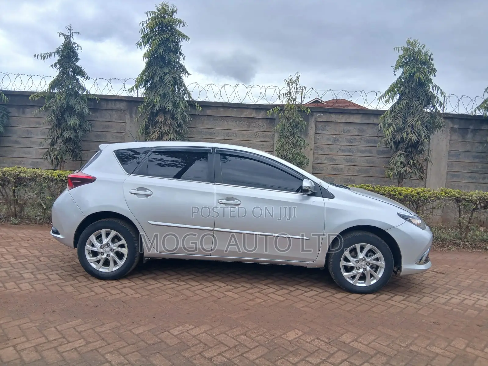 Toyota Auris 2015 Silver
