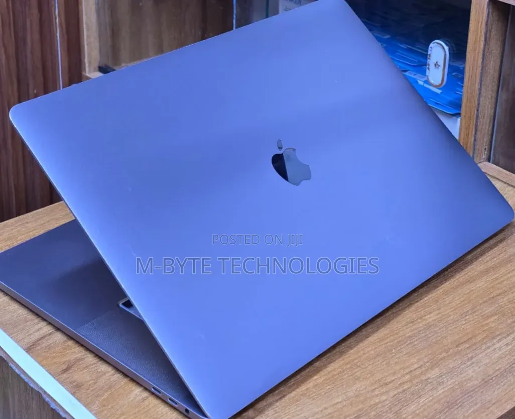 Laptop Apple MacBook Pro 16GB Intel Core i7 SSD 256GB