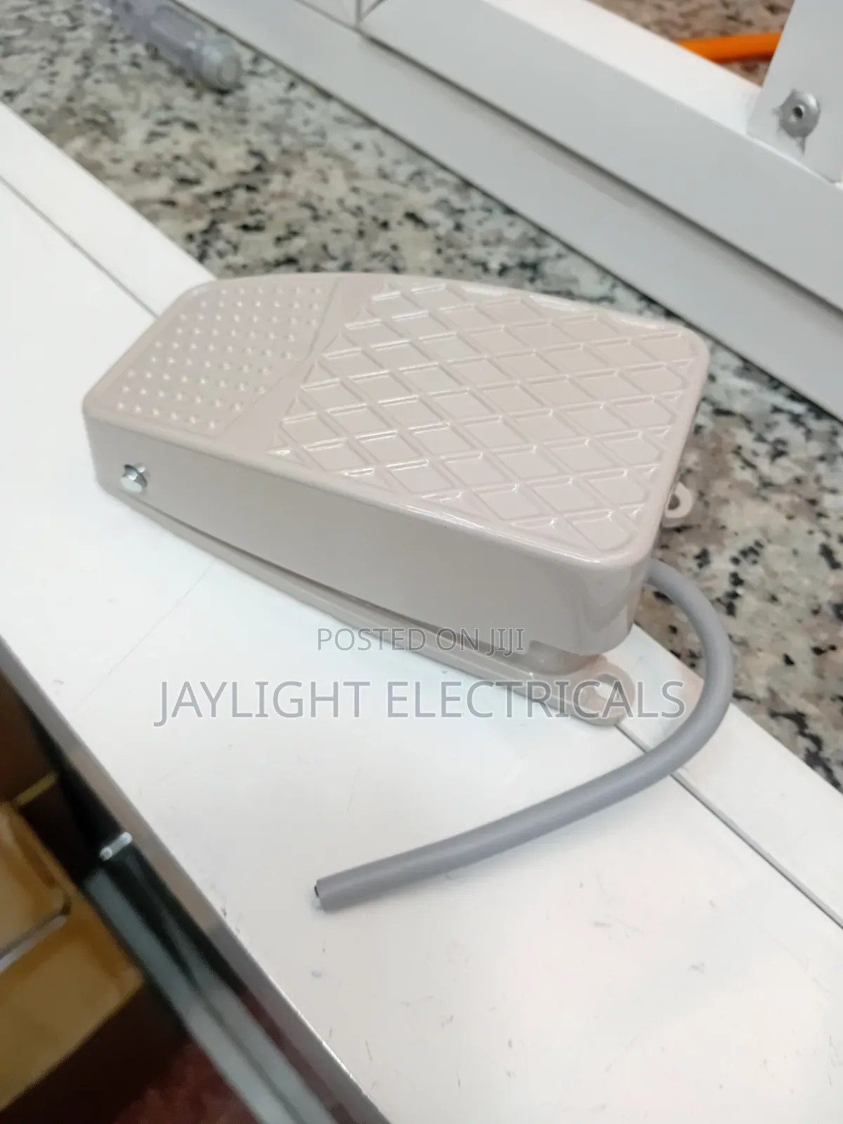 Foot Pedal Switch Short Wire Controller AC220V