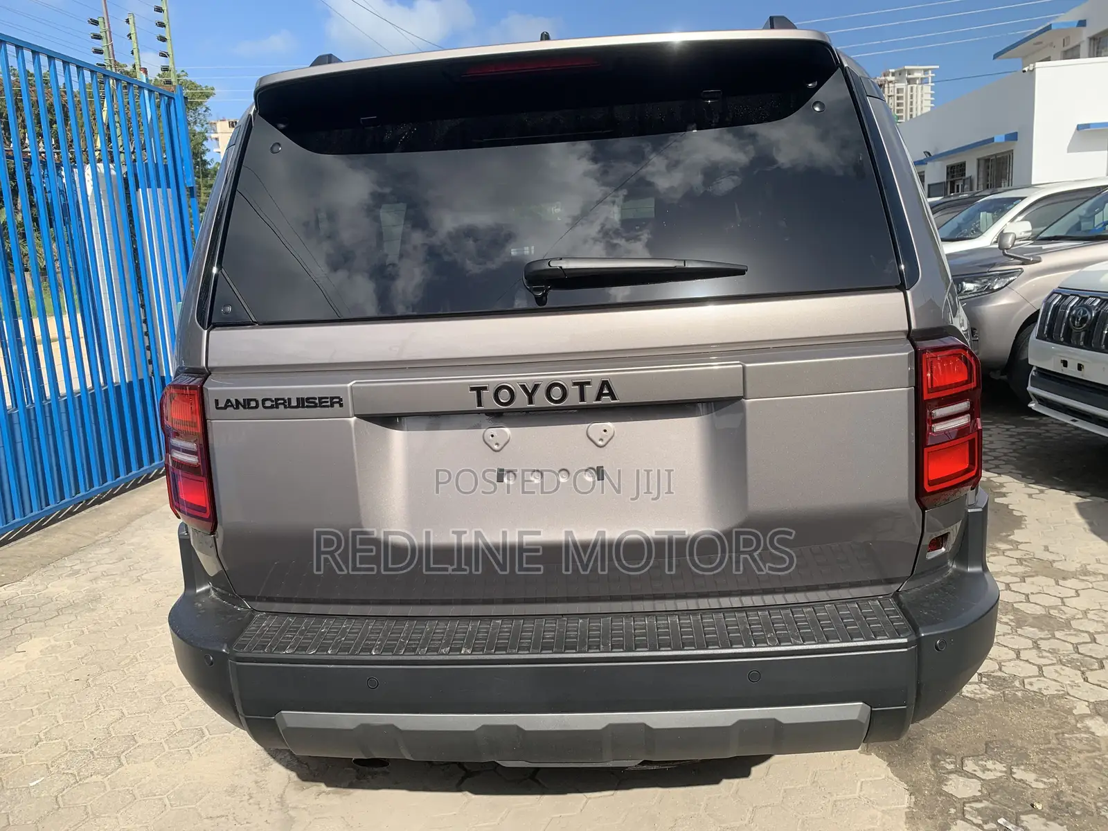Toyota Land Cruiser Prado 2.7 2024 Silver